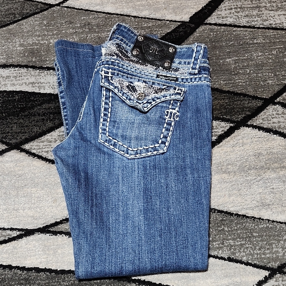 MISS ME EMBROIDERED ZEBRA RHINESTONES SHORT EASY-FIT BOOT DENIM JEAN